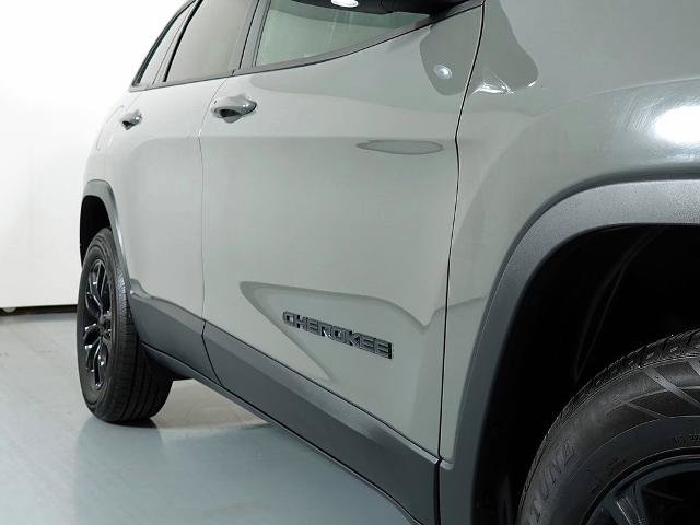 Used 2023 Jeep Cherokee Altitude Lux AWD/4WD image 10
