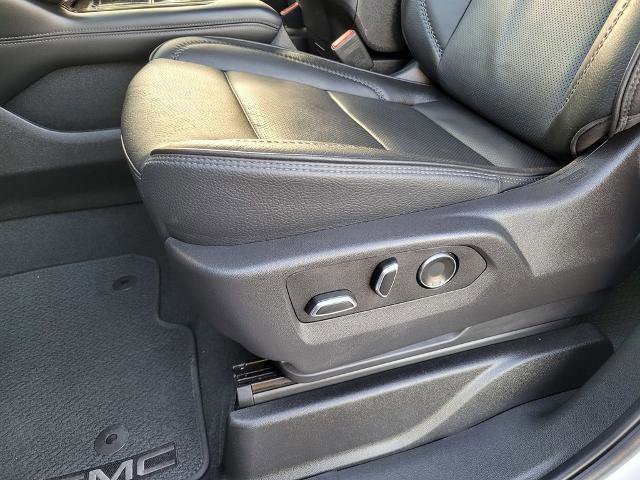 Used 2025 GMC Yukon Denali image 16