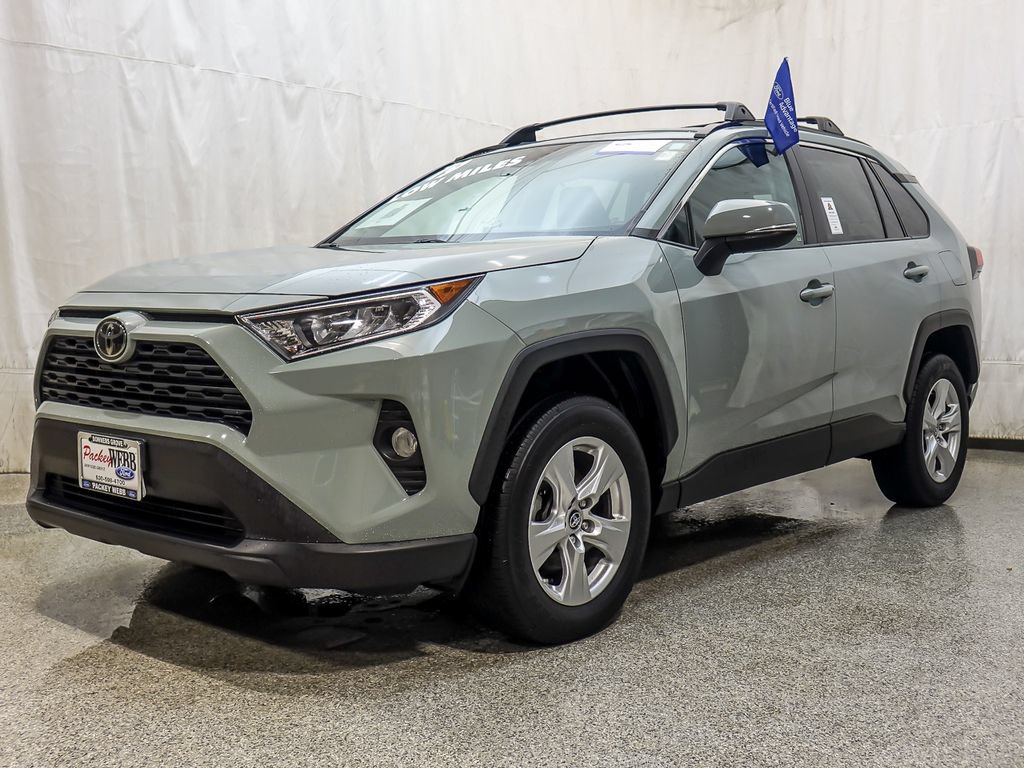 Used 2019 Toyota RAV4 XLE w/ All Weather Liner Package AWD/4WD image 2