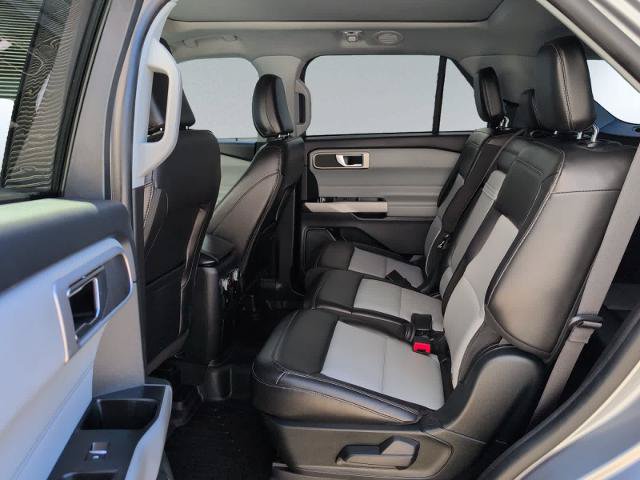 Certified 2022 Ford Explorer XLT w/ Equipment Group 202A AWD/4WD image 13
