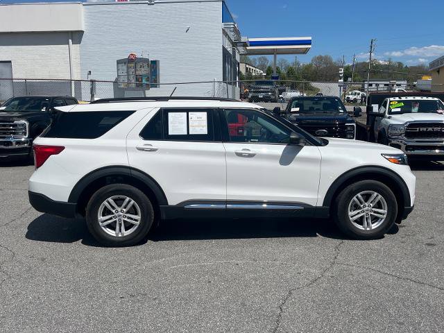 Certified 2022 Ford Explorer XLT w/ Equipment Group 202A AWD/4WD image 2