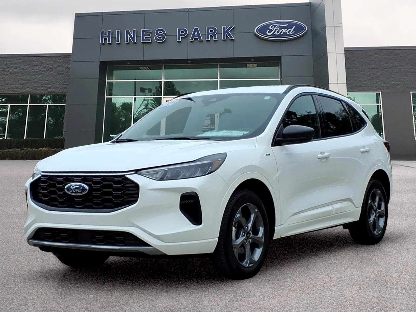 Certified 2024 Ford Escape ST-Line w/ Tech Pack #1 AWD/4WD image 3