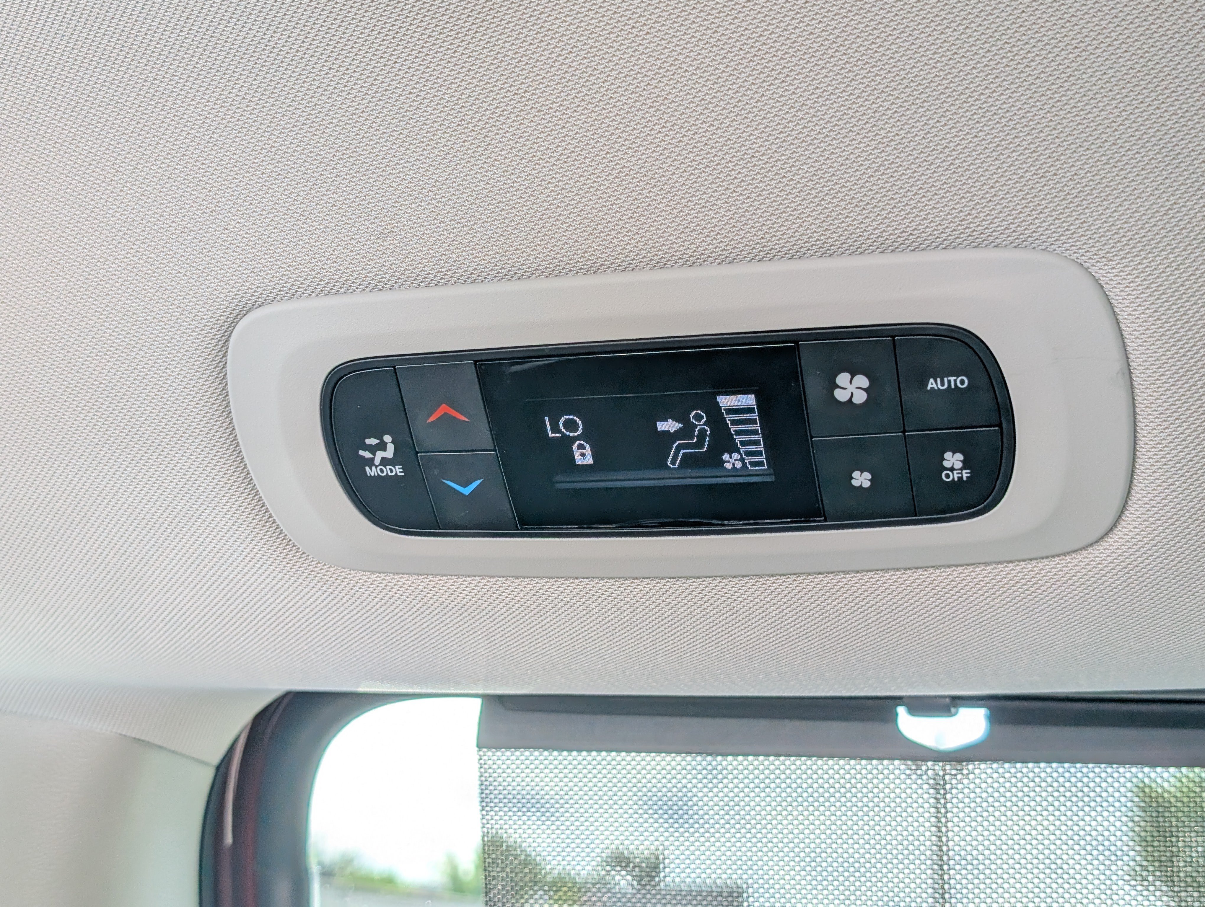 Used 2019 Chrysler Pacifica Touring Plus w/ Advanced Safetytec Group FWD image 20