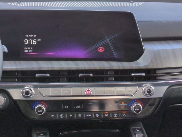 Used 2025 Kia Telluride SX w/ SX Captain's Chair Package image 18