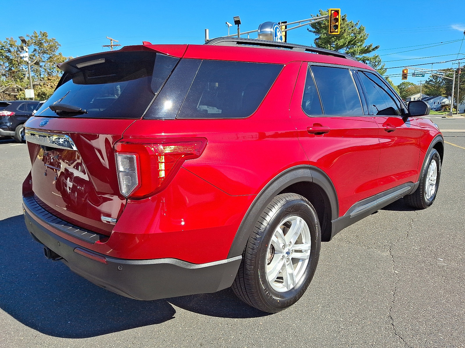 Certified 2020 Ford Explorer XLT w/ Comfort Package image 5