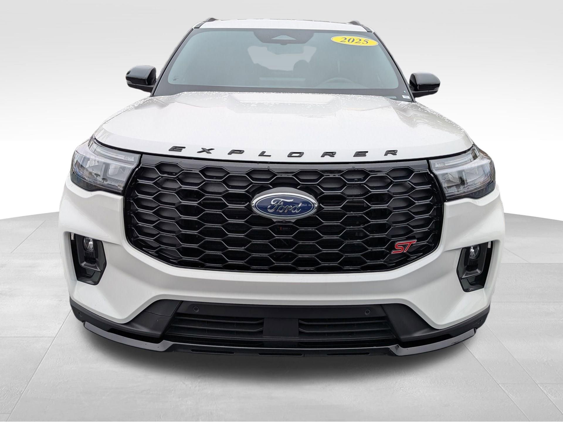 Certified 2025 Ford Explorer ST image 11