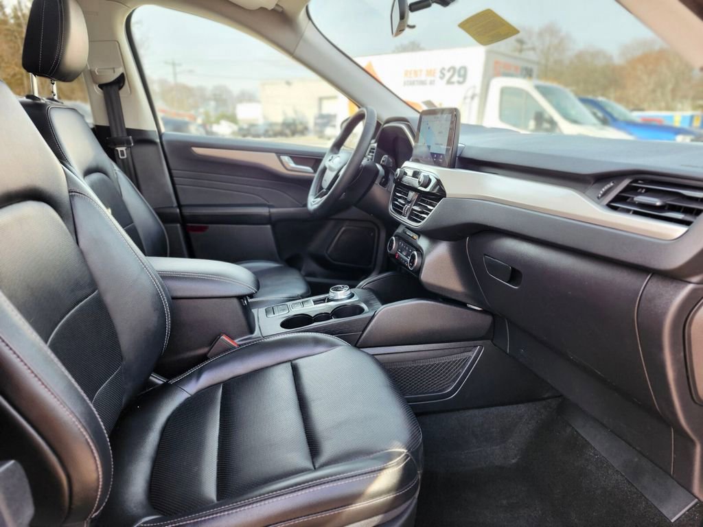 Certified 2022 Ford Escape SEL w/ Technology Package image 11