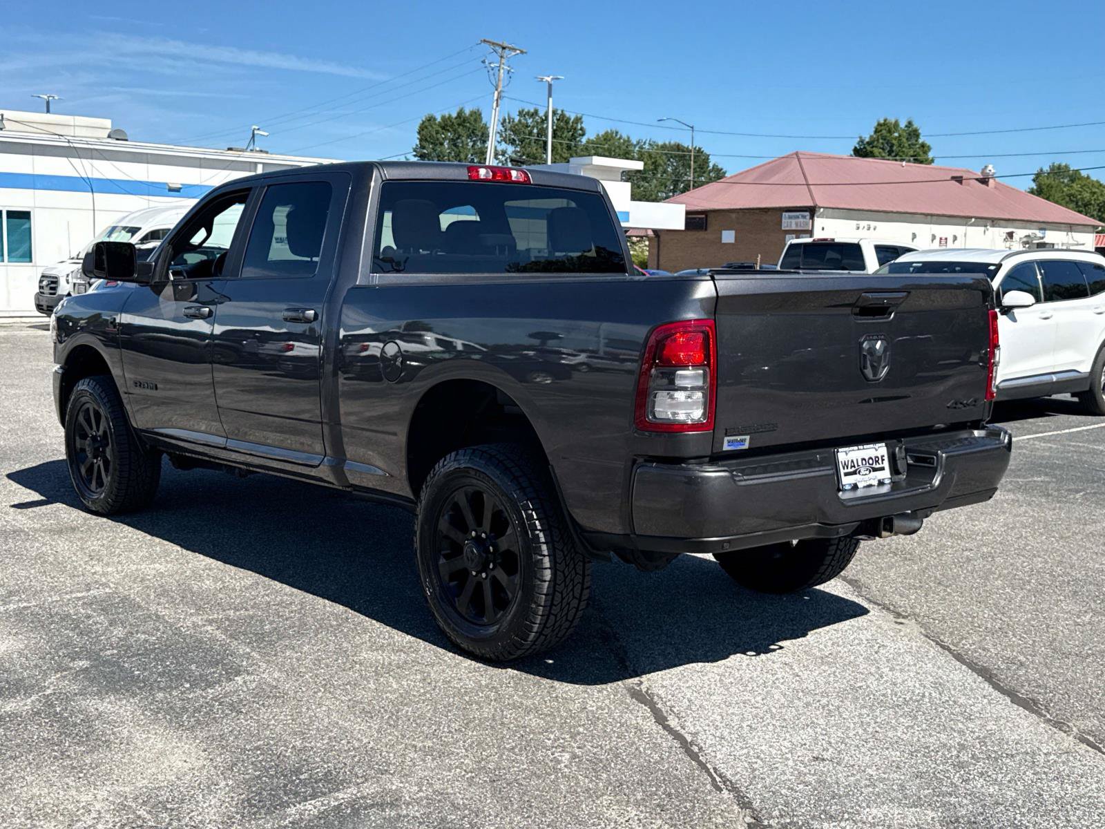 Used 2022 RAM 2500 Big Horn w/ Night Edition AWD/4WD image 4