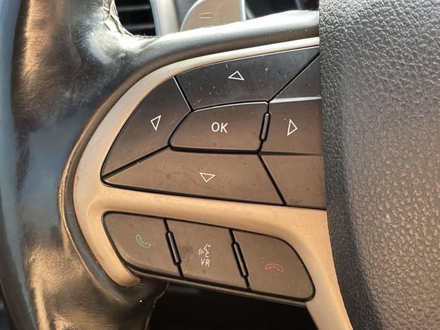 Used 2017 Jeep Grand Cherokee Laredo AWD/4WD image 18