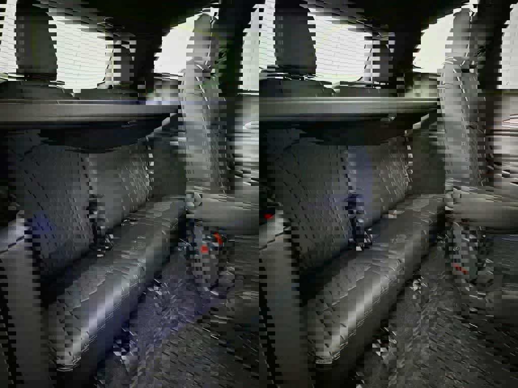 Used 2023 Buick Enclave Avenir w/ Avenir Technology Package AWD/4WD image 32