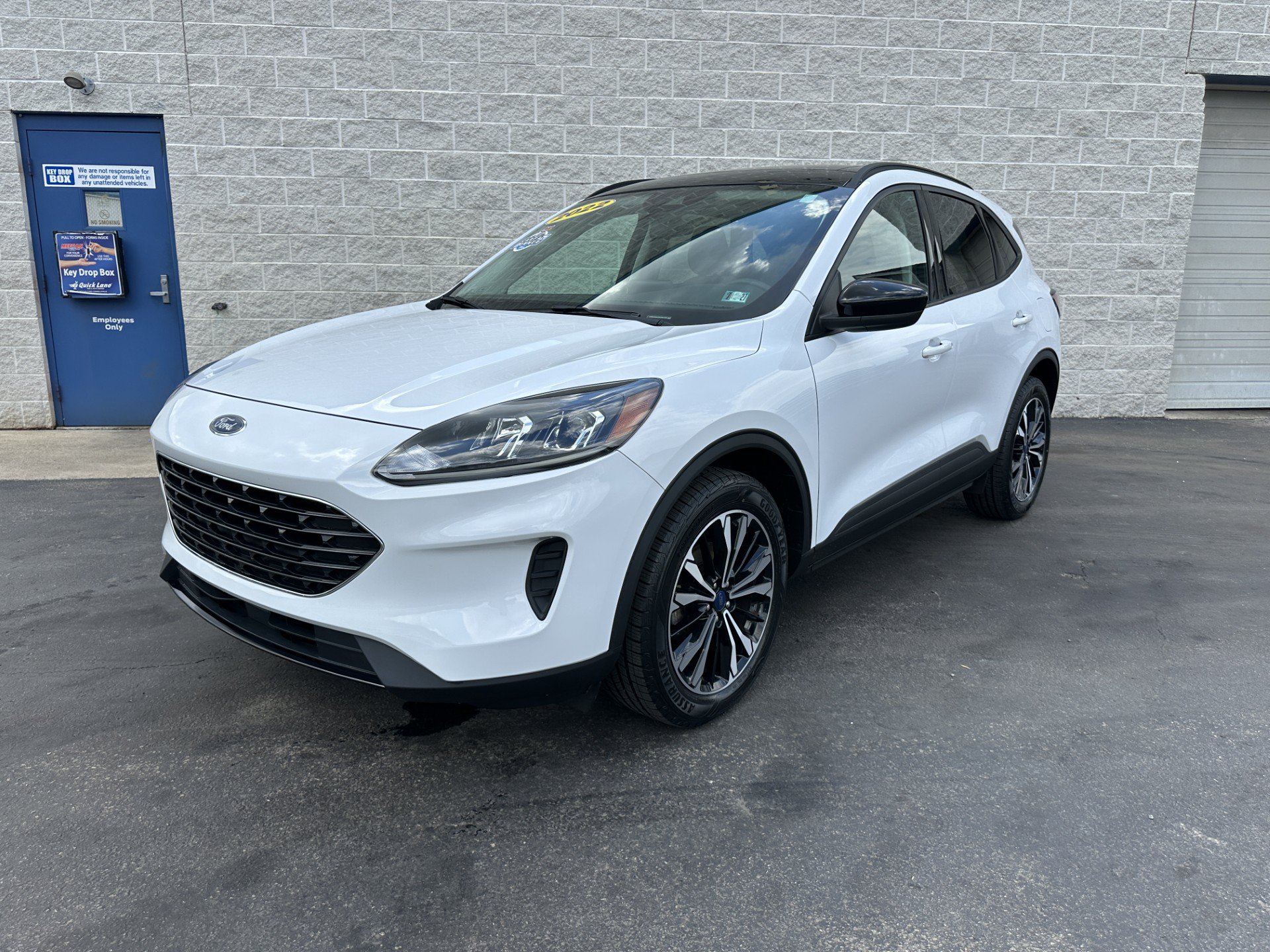 Certified 2022 Ford Escape SE w/ SE Sport Appearance Package