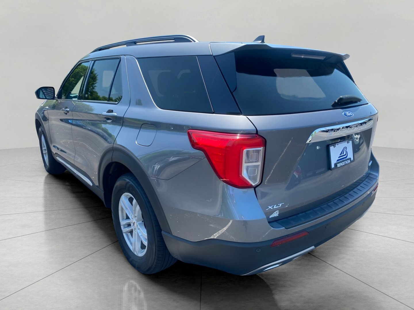 Certified 2024 Ford Explorer XLT w/ Equipment Group 202A AWD/4WD image 12