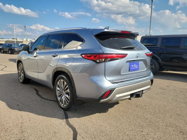 Used 2021 Toyota Highlander Platinum AWD/4WD image 3