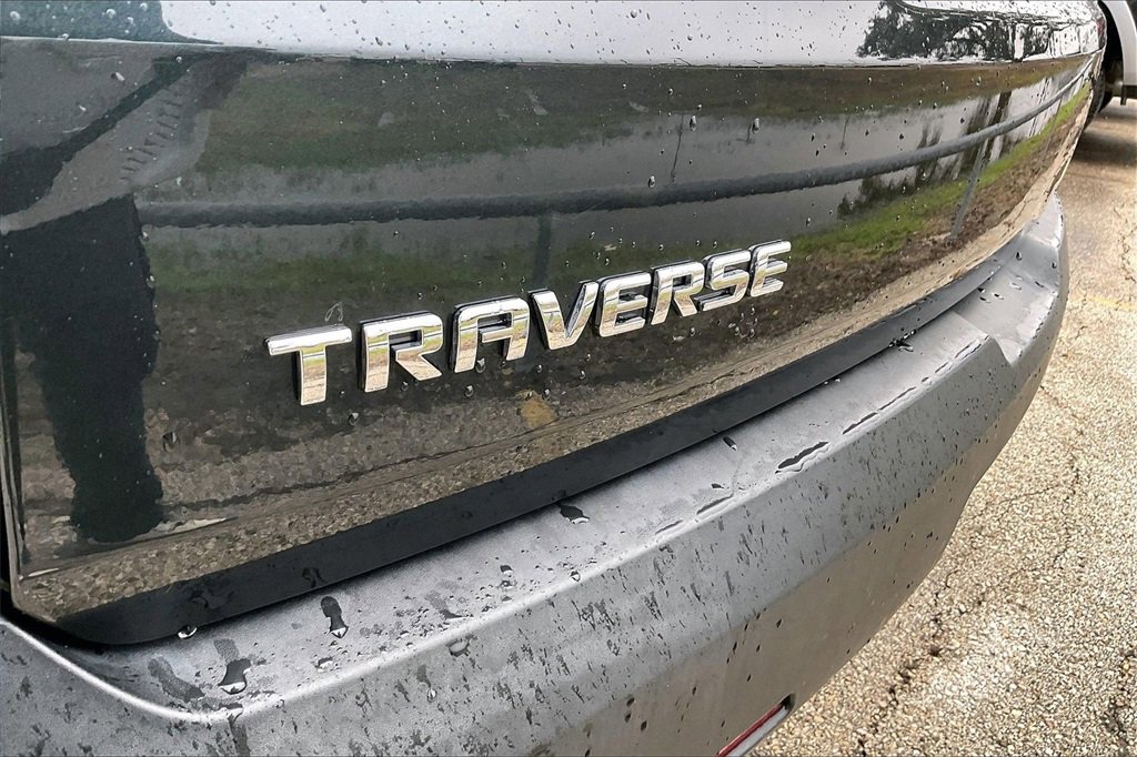 Used 2021 Chevrolet Traverse LT image 15
