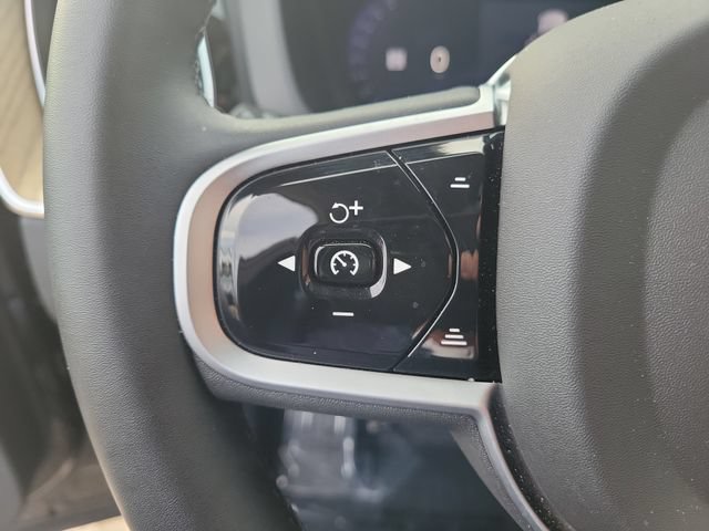 Used 2026 Volvo XC60 B5 Plus w/ Protection Package Premier AWD/4WD image 16