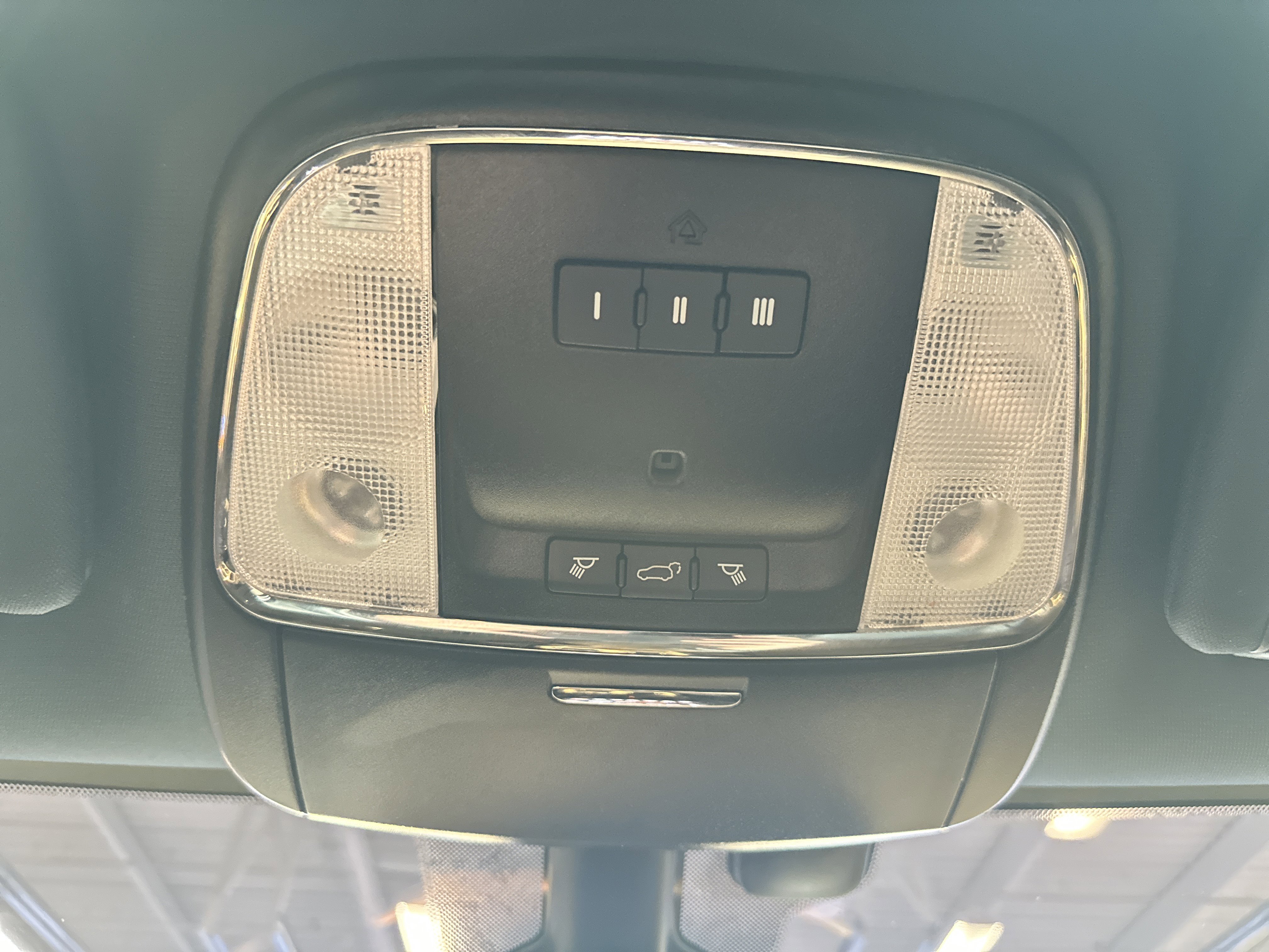 Used 2018 Jeep Grand Cherokee Altitude image 34