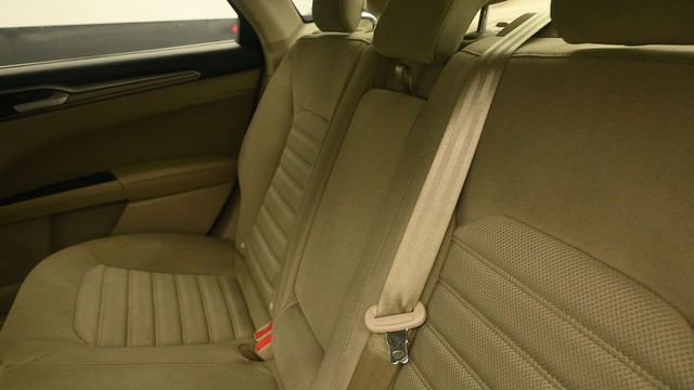 Certified 2018 Ford Fusion SE FWD image 11