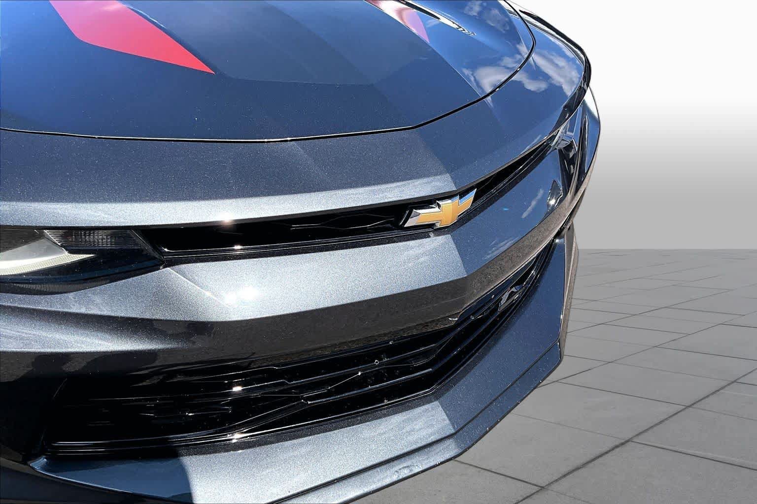 Used 2017 Chevrolet Camaro LT RWD image 30
