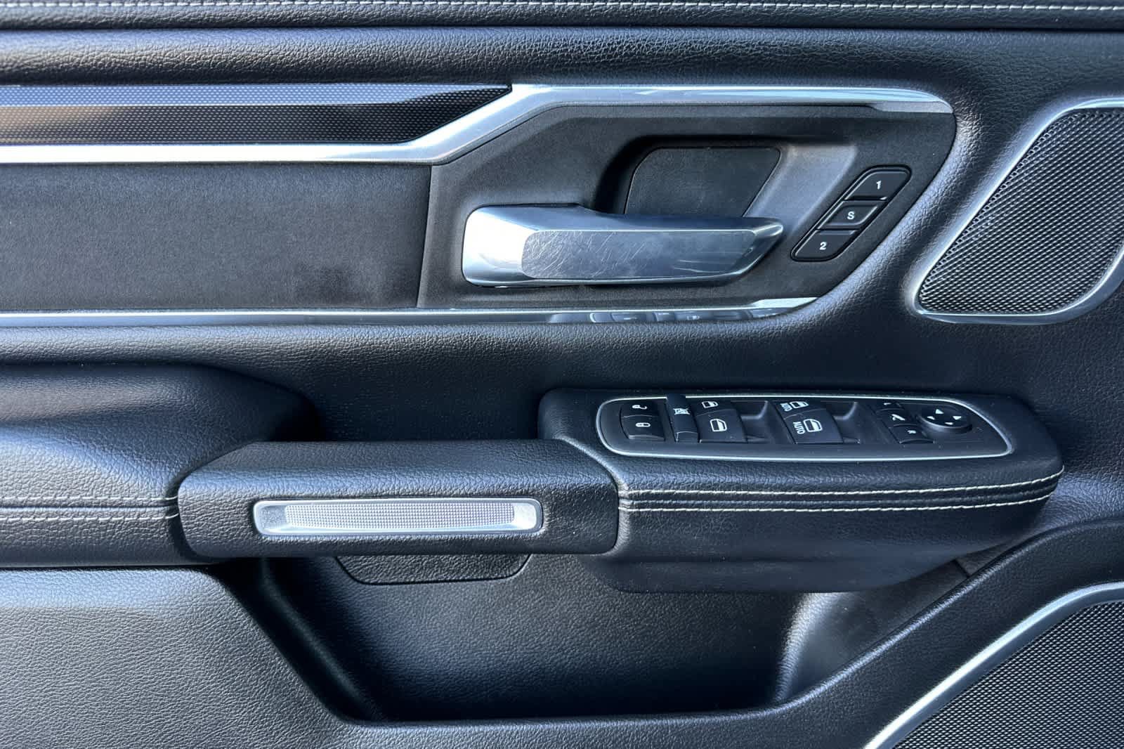 Used 2022 RAM 1500 Laramie AWD/4WD image 12