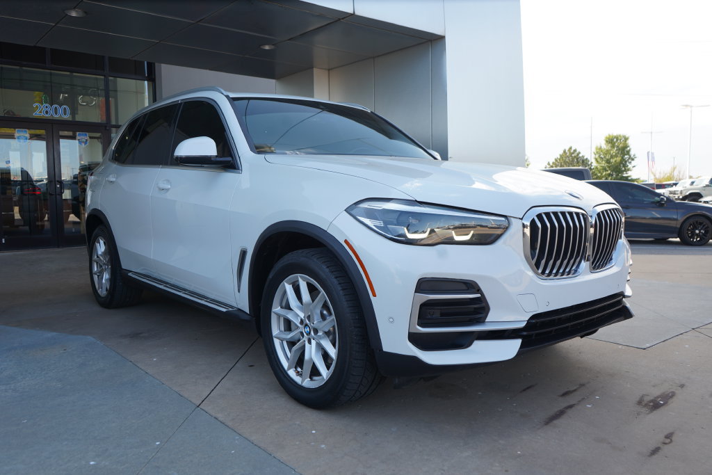 Used 2023 BMW X5 xDrive40i AWD/4WD image 3