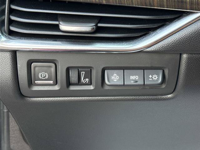 Used 2023 Cadillac XT4 Sport AWD/4WD image 19