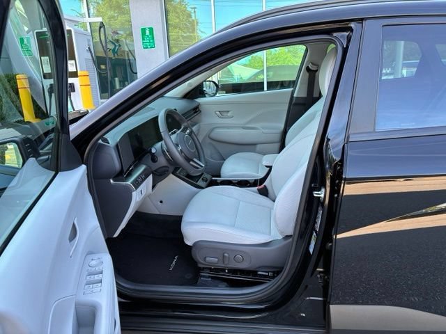 Used 2025 Hyundai Kona SEL AWD/4WD image 17