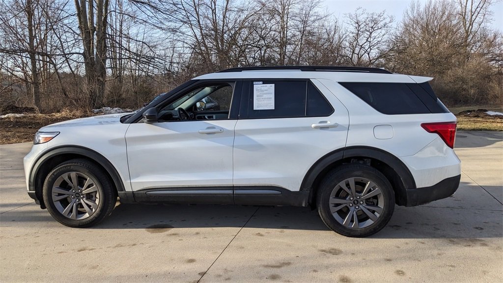 Certified 2022 Ford Explorer XLT w/ Equipment Group 202A image 6