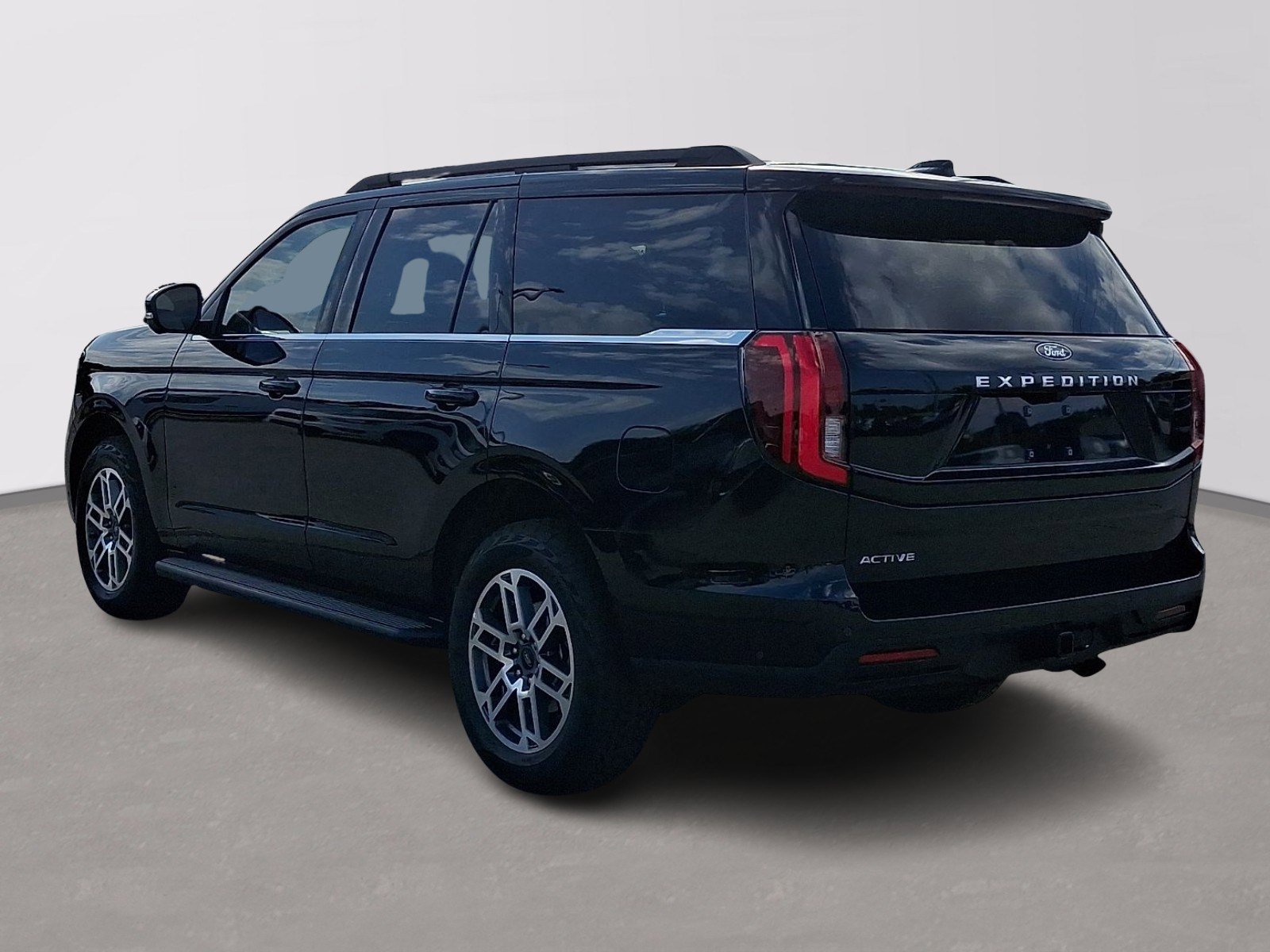 Certified 2025 Ford Expedition Active AWD/4WD image 4