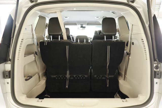 Used 2024 Chrysler Pacifica Touring-L FWD image 32
