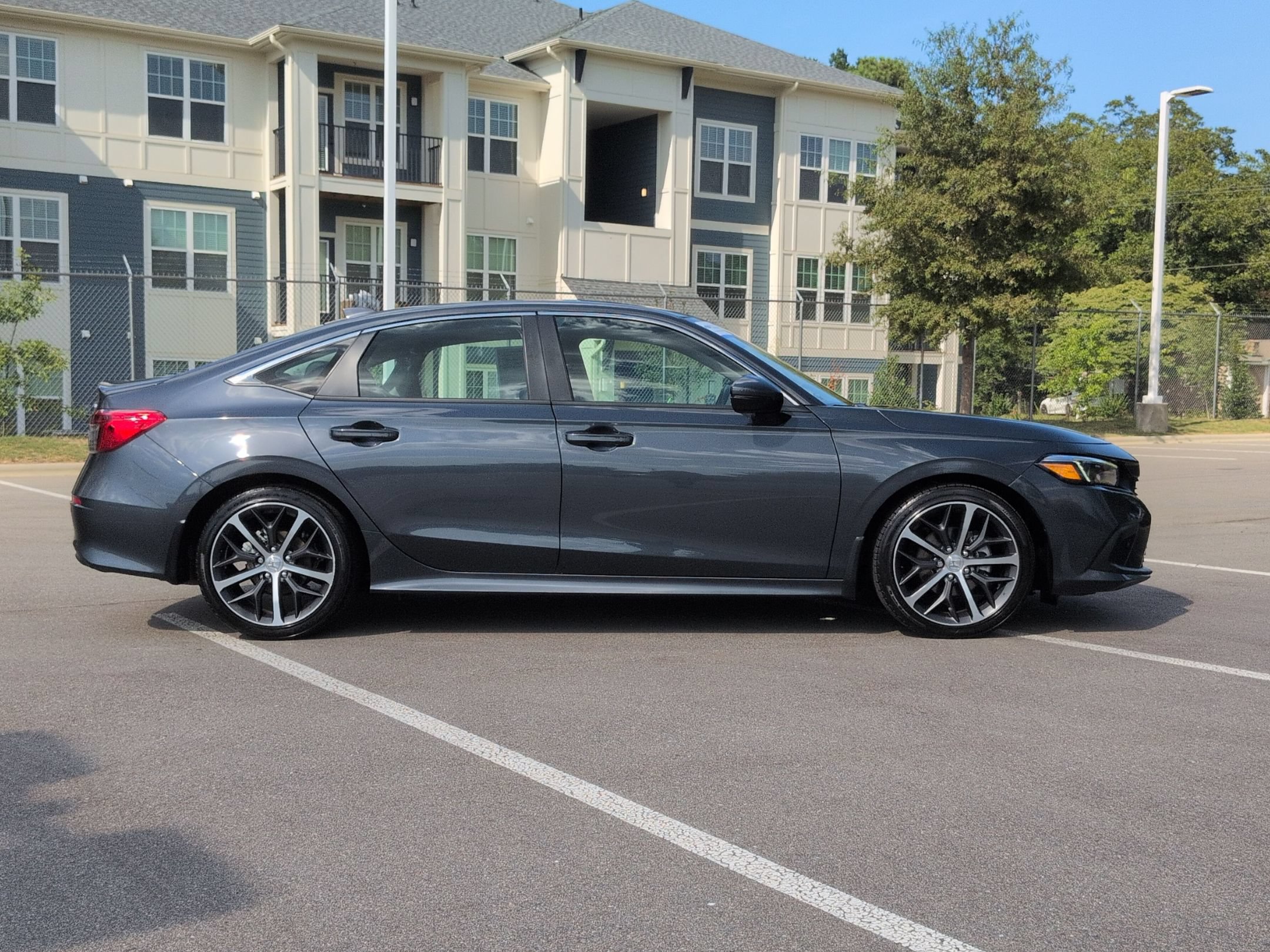 Used 2024 Honda Civic Touring image 3