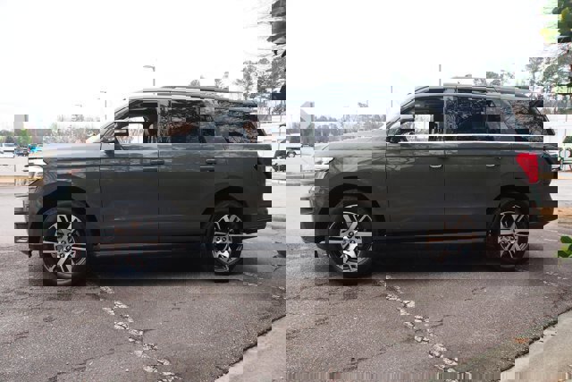 Certified 2024 Ford Expedition XLT image 2