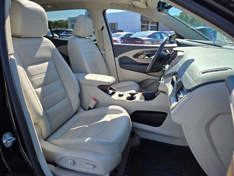 Used 2023 GMC Terrain Denali w/ Denali Premium Package image 19