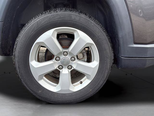 Used 2020 Jeep Compass Latitude w/ Popular Equipment Group AWD/4WD image 26