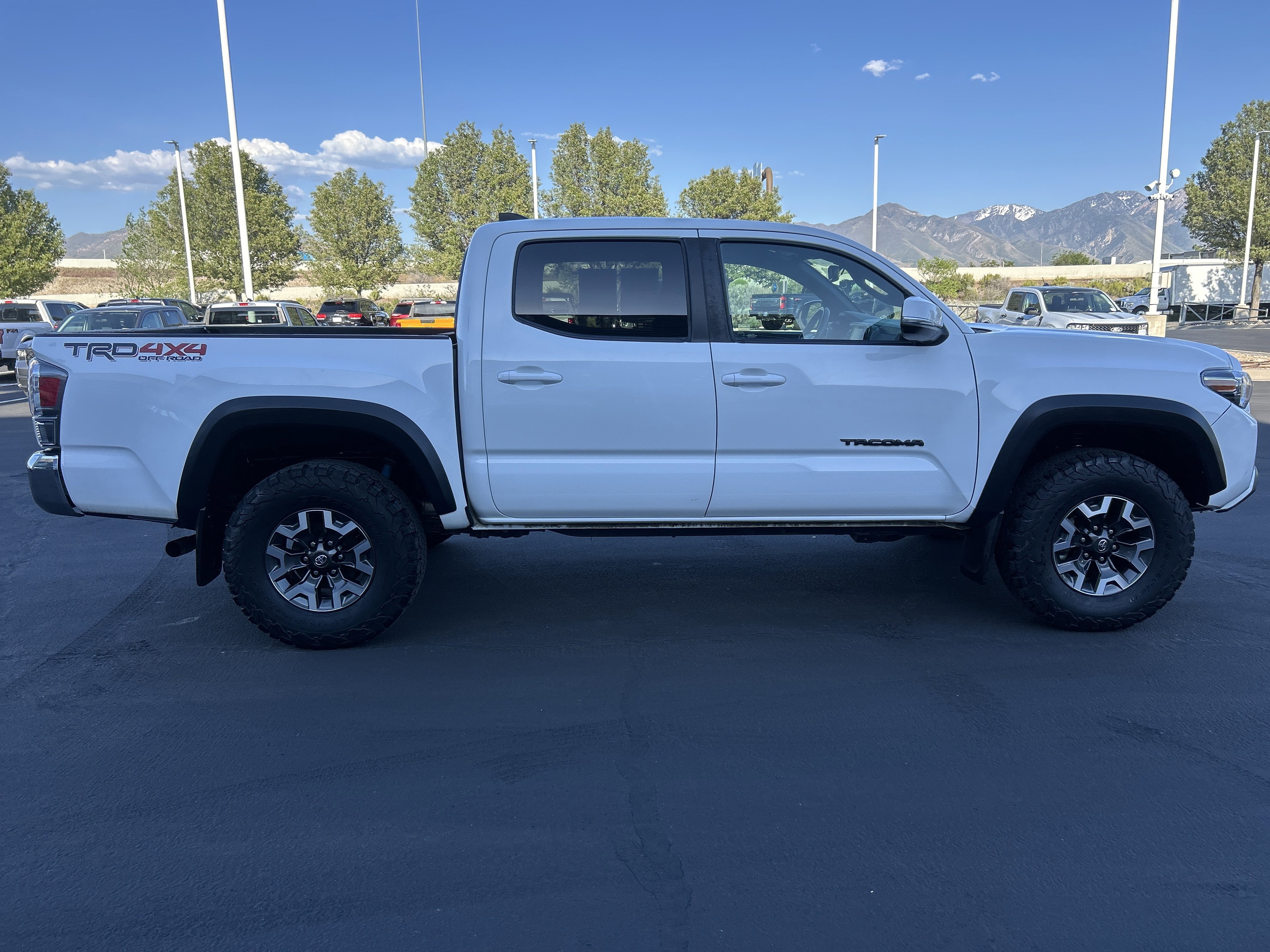 Used 2022 Toyota Tacoma TRD Off-Road AWD/4WD image 6