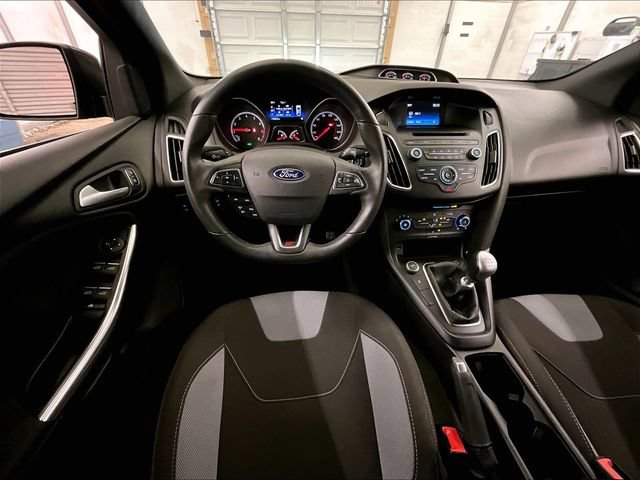 Certified 2017 Ford Focus ST FWD image 5