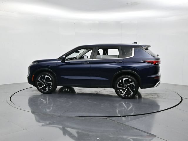 Used 2023 Mitsubishi Outlander SE FWD image 9