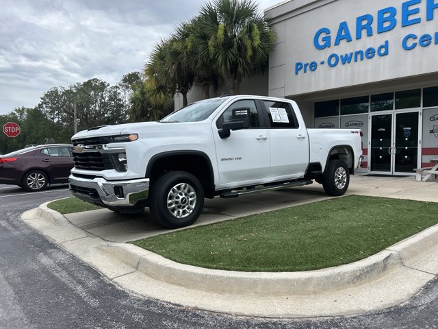 Used 2025 Chevrolet Silverado 2500 LT w/ Convenience Package AWD/4WD image 11