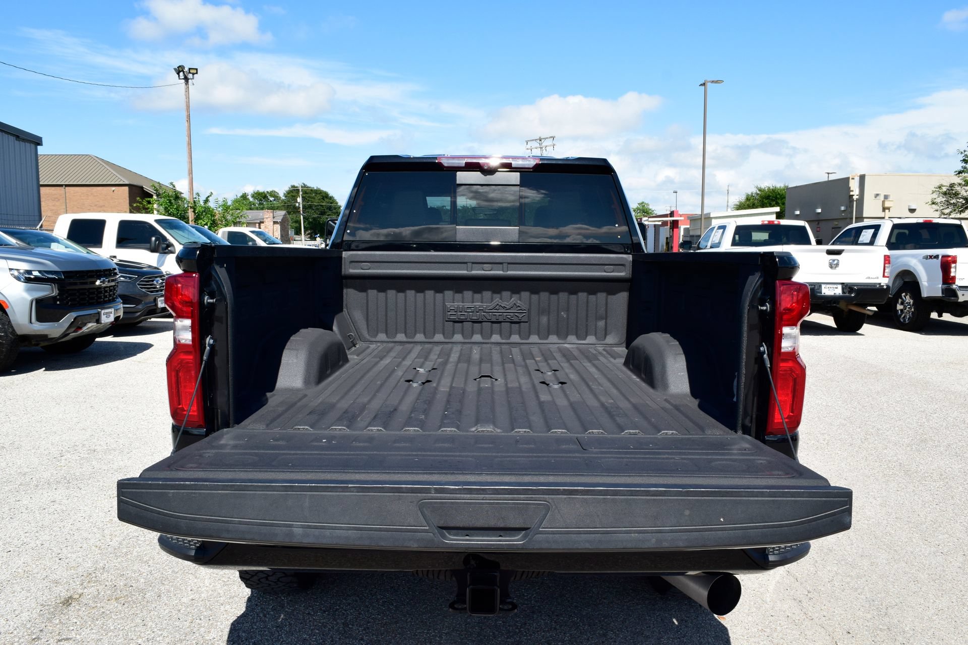 Used 2024 Chevrolet Silverado 2500 High Country w/ Midnight Edition AWD/4WD image 5