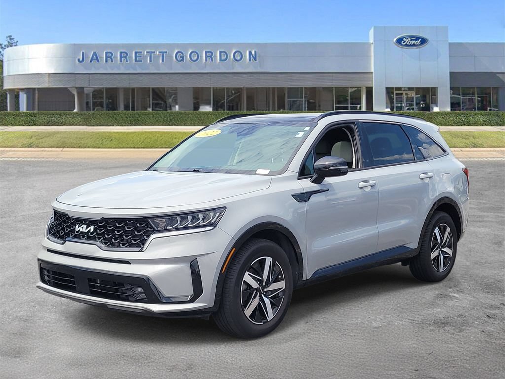 Used 2022 Kia Sorento EX w/ Panoramic Sunroof Package FWD image 2
