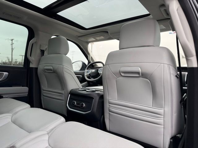 Certified 2025 Ford Expedition Max Platinum image 27