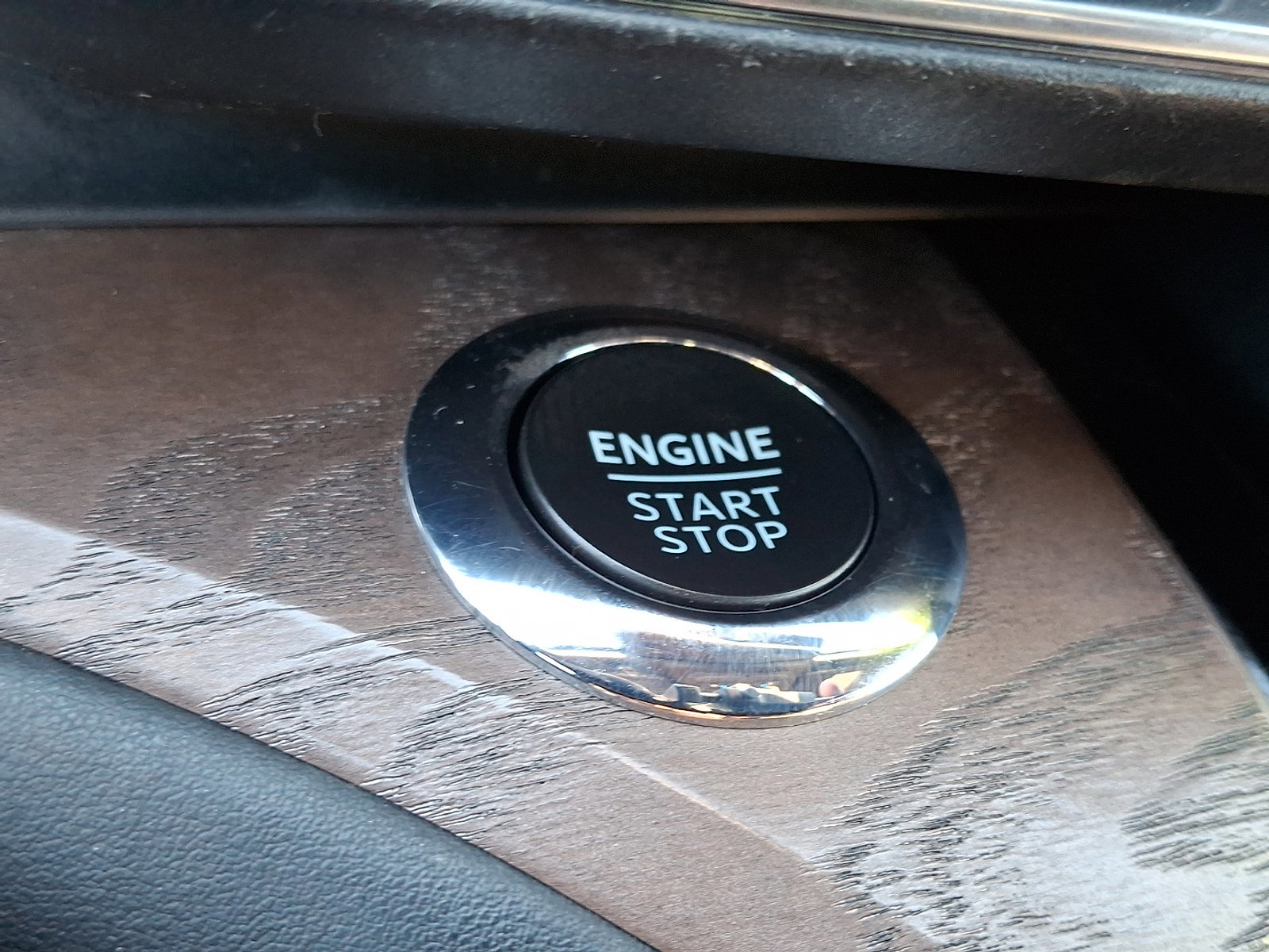 Certified 2022 Ford Explorer Platinum w/ Equipment Group 601A image 24