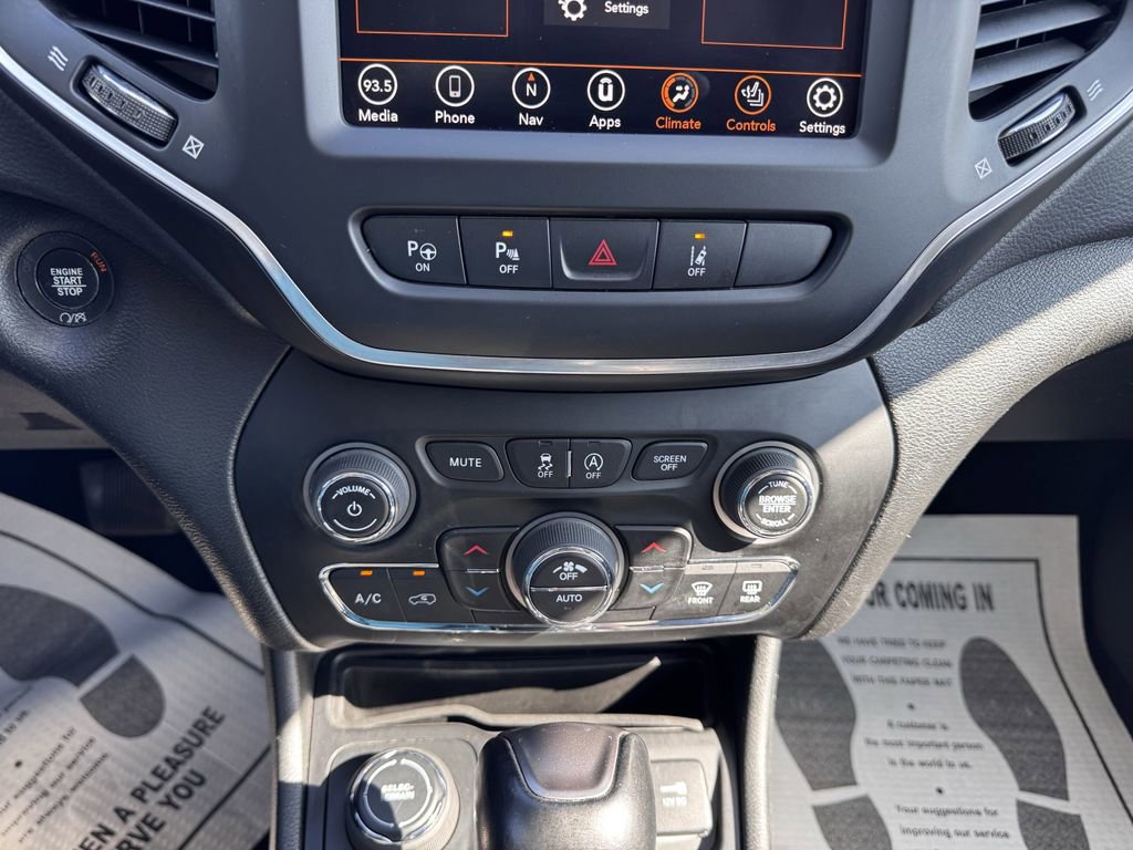 Used 2023 Jeep Cherokee Altitude Lux image 23