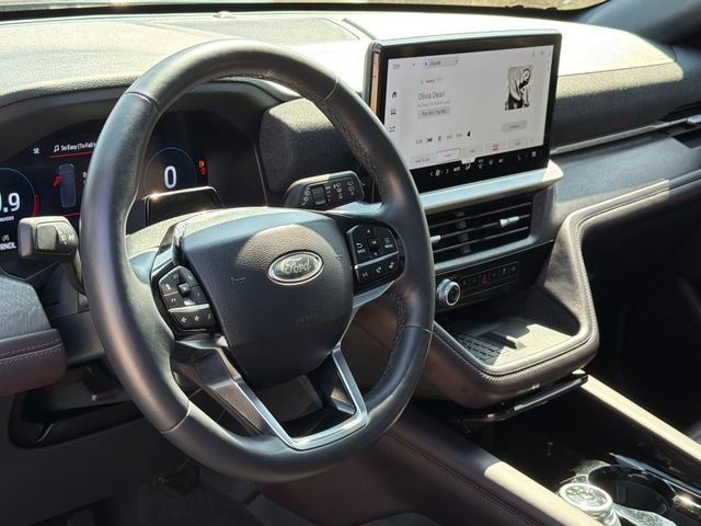 Certified 2025 Ford Explorer Platinum w/ LUX Leather Package image 22