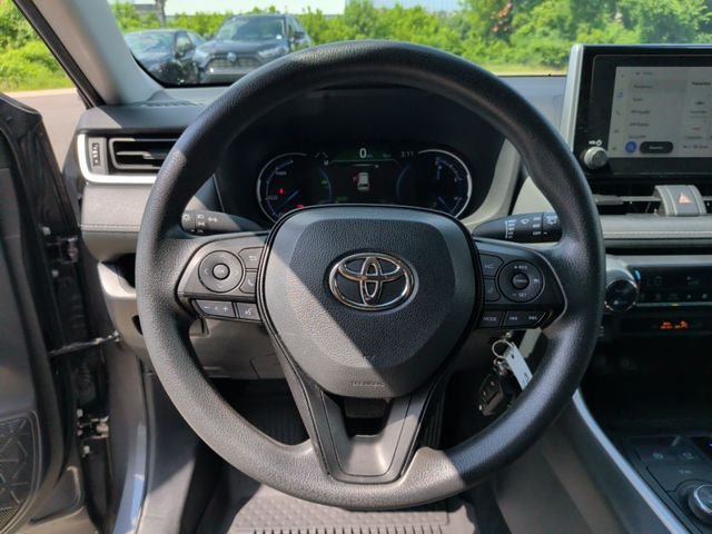 Used 2025 Toyota RAV4 LE AWD/4WD image 16
