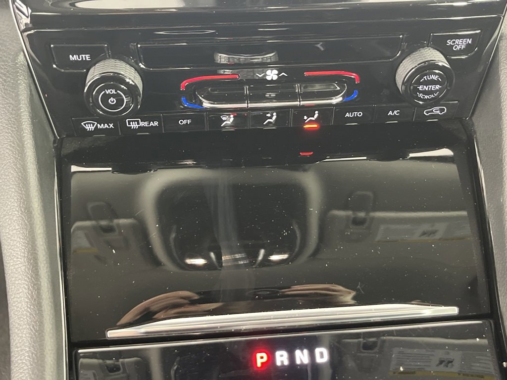 Used 2023 Jeep Grand Cherokee Laredo image 20