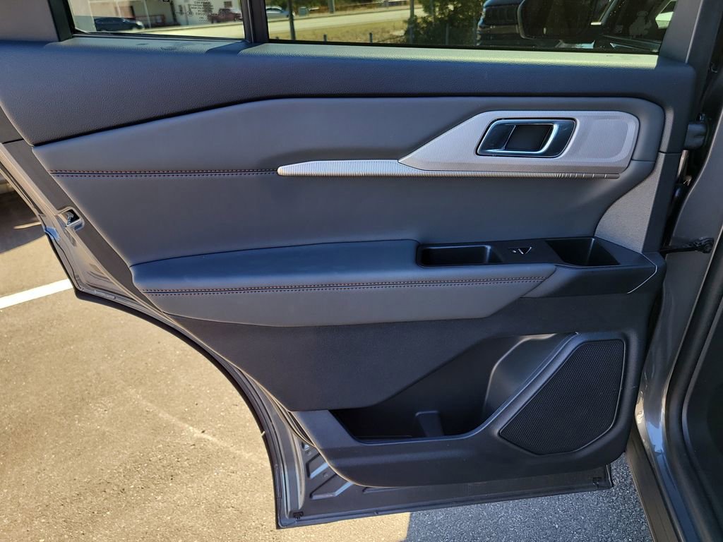 Certified 2025 Ford Explorer Active image 9