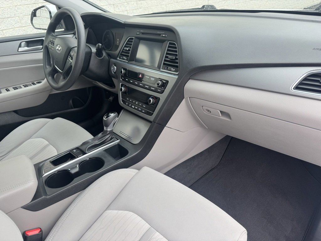 Used 2017 Hyundai Sonata SE image 18