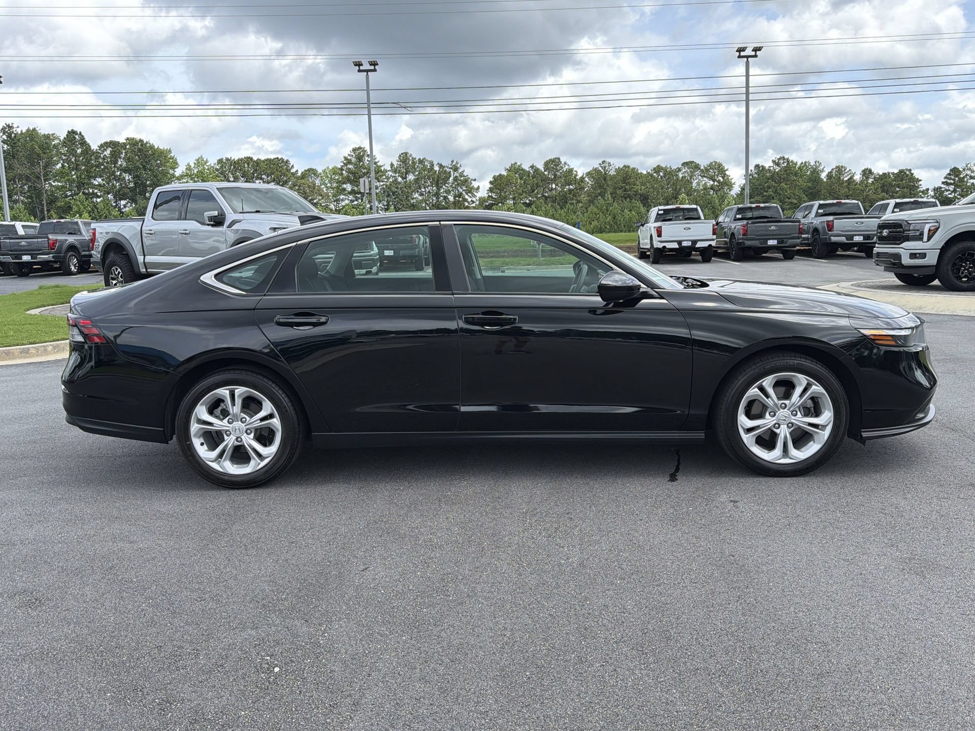 Used 2025 Honda Accord LX image 26