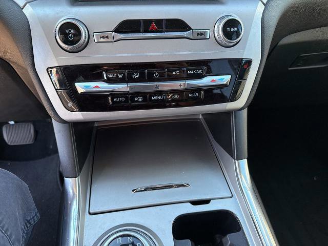 Certified 2022 Ford Explorer XLT w/ Equipment Group 202A image 24