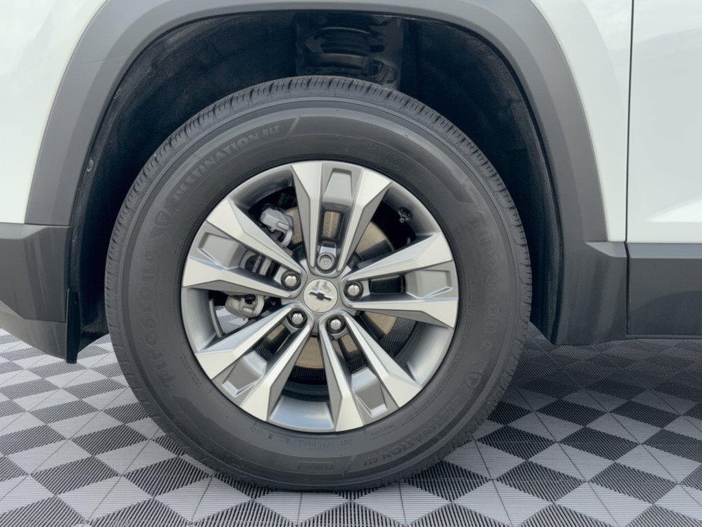 Used 2026 Chevrolet Equinox LT FWD image 13